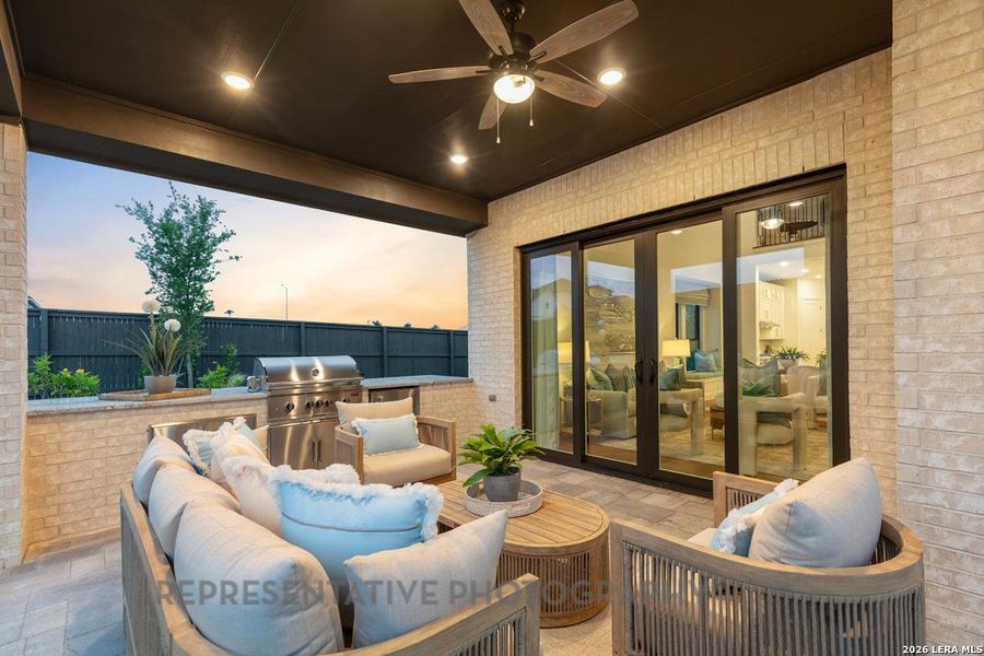 Exterior details and patio area of a home in Davis Ranch, San Antonio (Image 3).