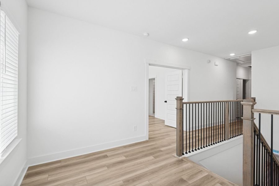 Spacious, unfurnished interior of a new home in Retreat at Oak Park, Houston (Image 12). Spacious, unfurnished interior of a new home in Retreat at Oak Park, Houston (Image 12).