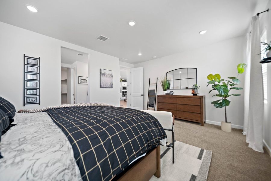 Representative furnished interior of a home built from the Tularosa by Hakes Brothers in Summer Sky North, El Paso (Image 14).