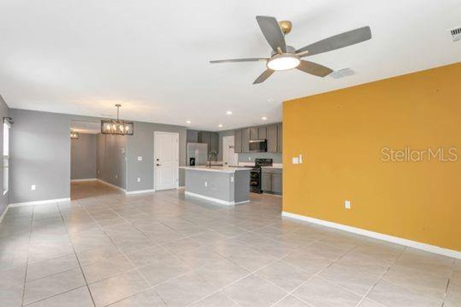 Spacious, unfurnished interior of a new home in Evergreen, Bradenton (Image 29). Spacious, unfurnished interior of a new home in Evergreen, Bradenton (Image 29).