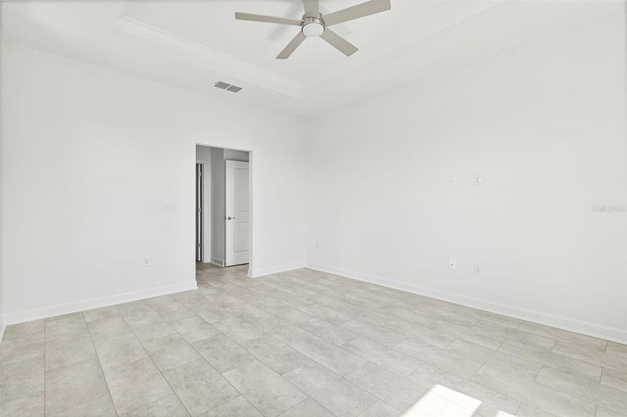 Spacious, unfurnished interior of a new home in , Port Charlotte (Image 37).