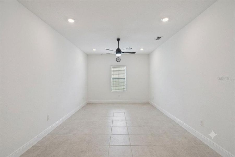 Spacious, unfurnished interior of a new home in , Deltona (Image 23).