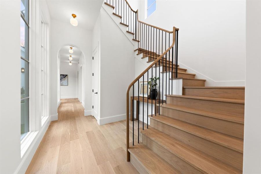 Spacious, unfurnished interior of a new home in , Dallas (Image 19).