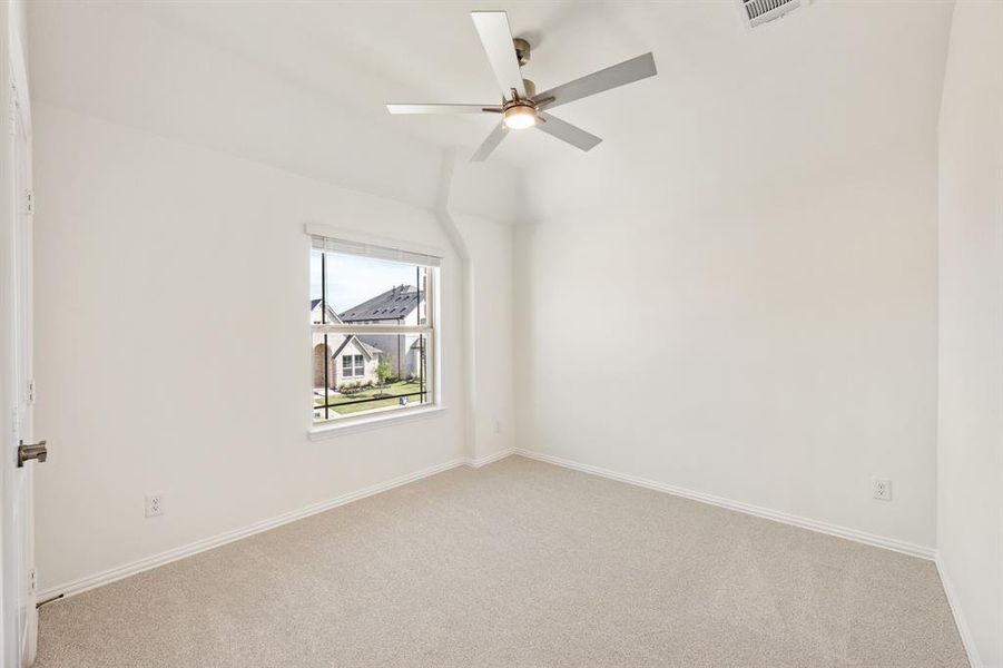 Spacious, unfurnished interior of a new home in Creekview Meadows, Pilot Point (Image 38).