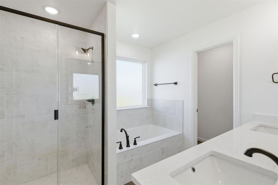 Furnished interior view inside a new home in , Lipan (Image 7).