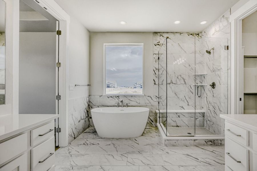 1644 Sundown - Primary Bathroom