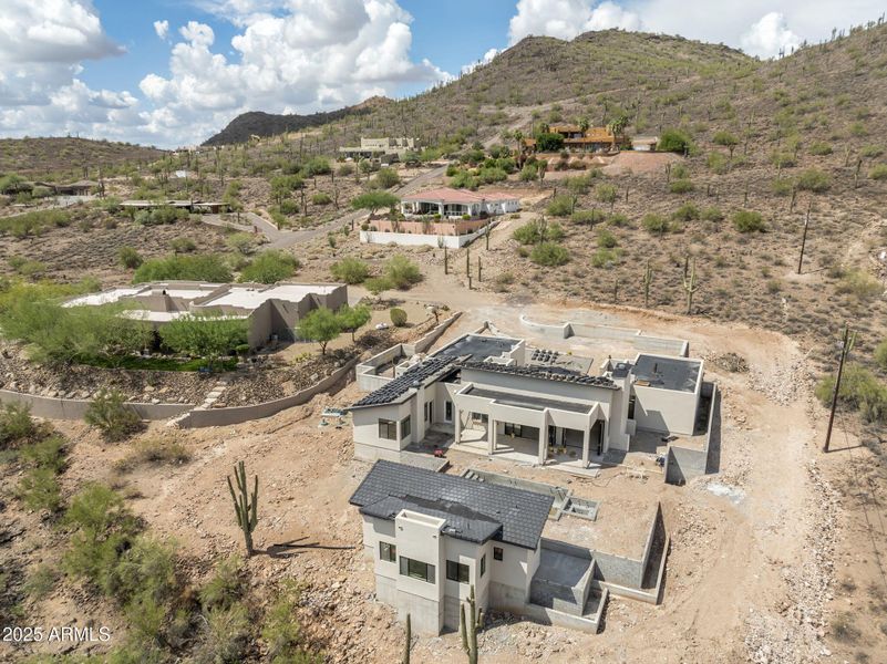 Home and guest Inside the guest house