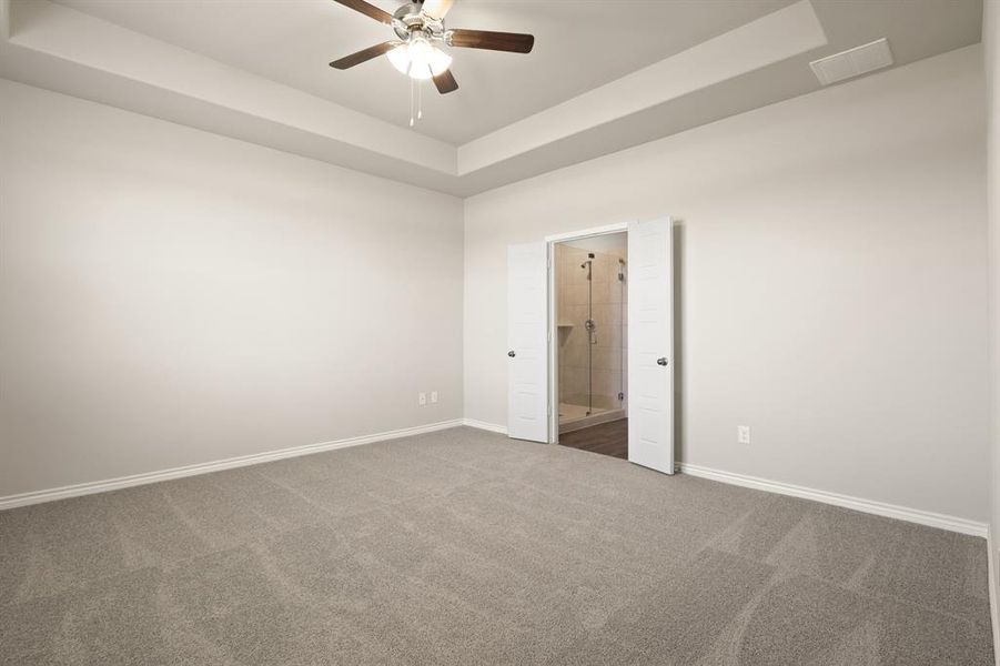 Spacious, unfurnished interior of a new home in Rocky Creek Crossing, Fort Worth (Image 20). Spacious, unfurnished interior of a new home in Rocky Creek Crossing, Fort Worth (Image 20).