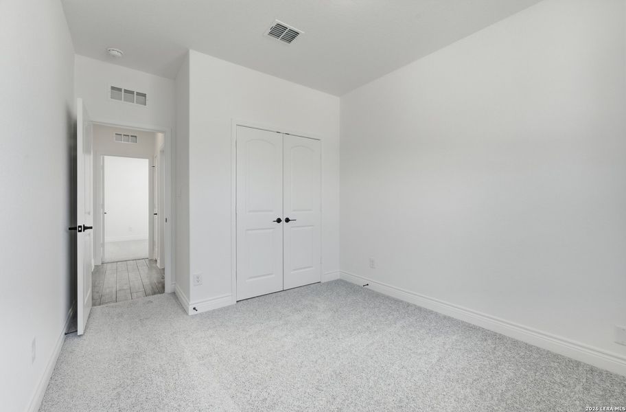 Spacious, unfurnished interior of a new home in Bison Ridge, San Antonio (Image 19).
