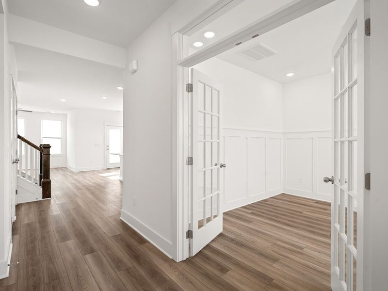 Spacious, unfurnished interior of a new home in Benders Cove, Mount Juliet (Image 16).