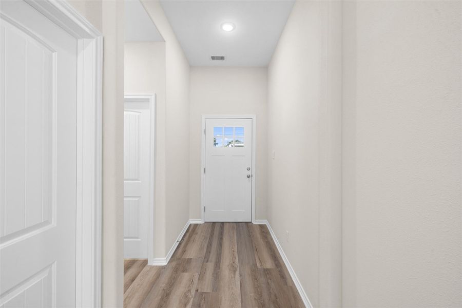 Spacious, unfurnished interior of a new home in , Columbus (Image 23).