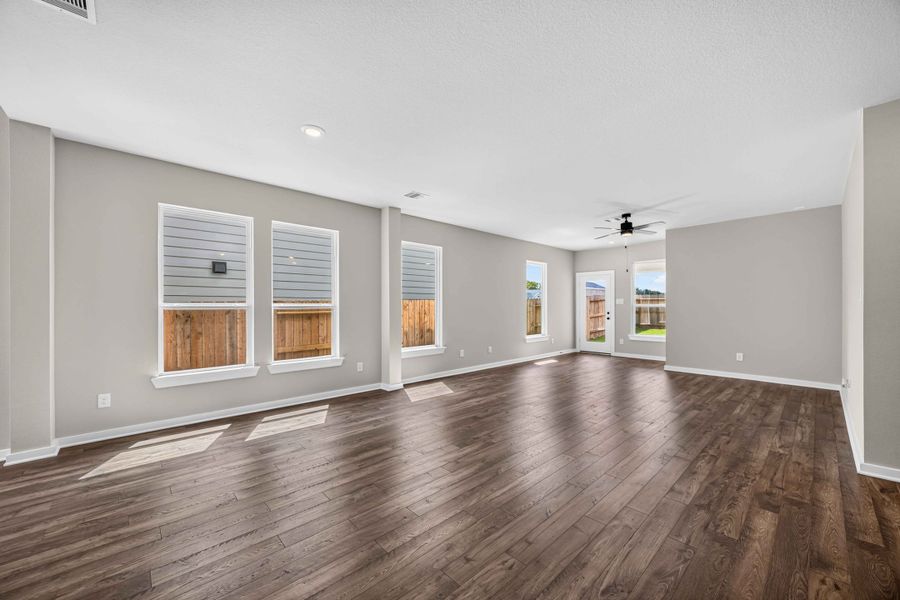 Spacious, unfurnished interior of a new home in La Segarra 40', Brookshire (Image 24). Spacious, unfurnished interior of a new home in La Segarra 40', Brookshire (Image 24).