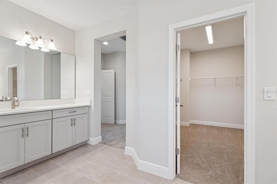 Spacious, unfurnished interior of a new home in North River Ranch, Parrish (Image 28).