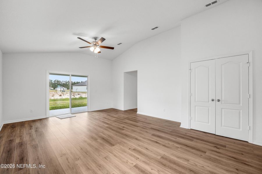 Spacious, unfurnished interior of a new home in Westport Landing, Jacksonville (Image 32).