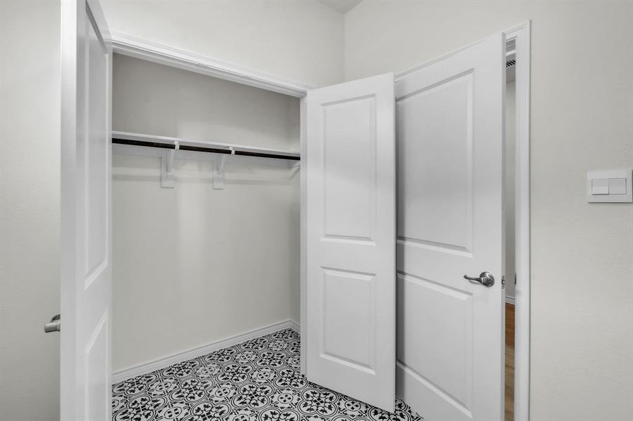 Spacious, unfurnished interior of a new home in The Landing at Hidden Lakes, McKinney (Image 34).