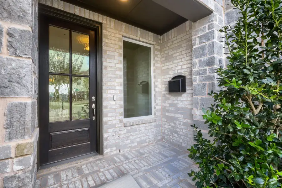 3156 Sir River - Front Entryway