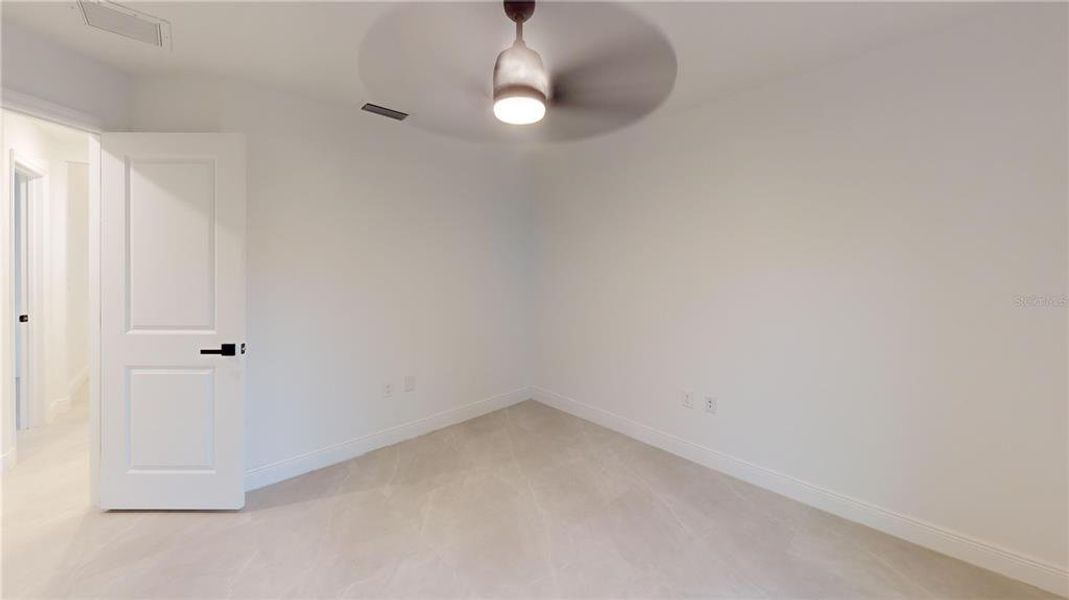 Spacious, unfurnished interior of a new home in , Palm Bay (Image 15).