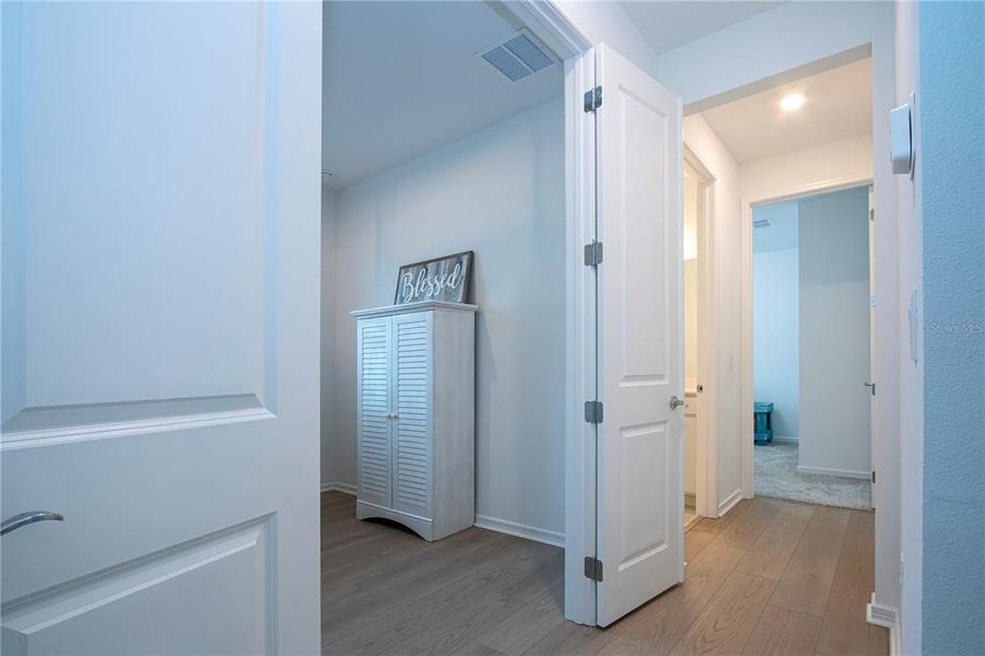 Spacious, unfurnished interior of a new home in Del Webb BayView, Parrish (Image 20).