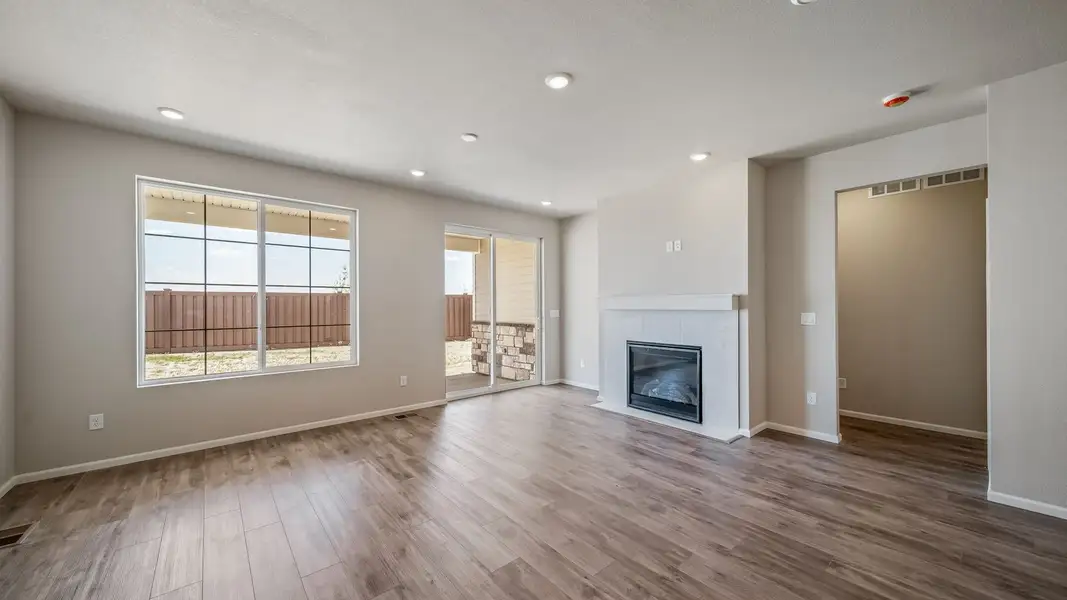 Spacious, unfurnished interior of a new home in The Reserve at Green Valley Ranch, Aurora (Image 16).