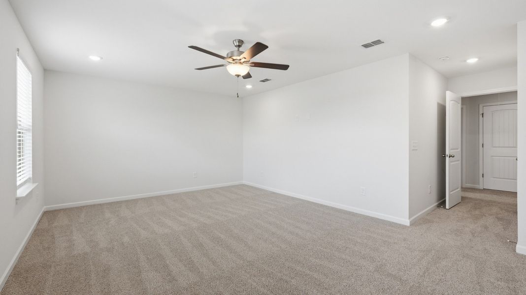 Spacious, unfurnished interior of a new home in Wheatfield, Shelbyville (Image 37). Spacious, unfurnished interior of a new home in Wheatfield, Shelbyville (Image 37).