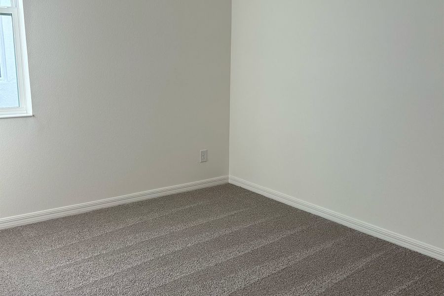 Modern Bathroom with Stylish Fixtures in Central Florida Home