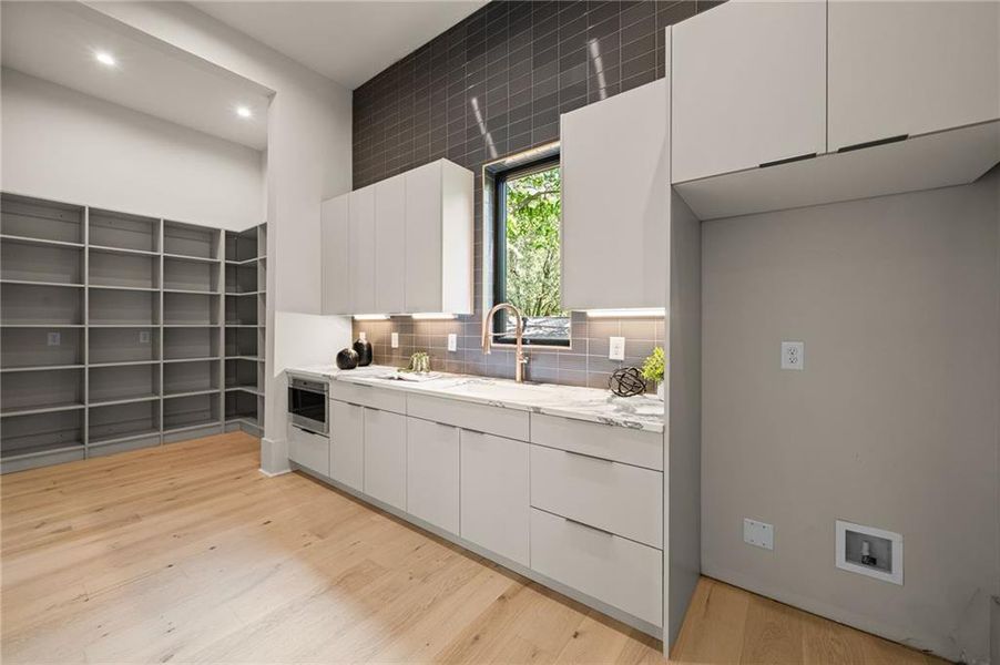 Furnished interior view inside a new home in , Atlanta (Image 17).