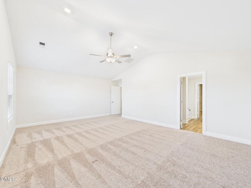 CAM01608G0-PR0122-STILL031