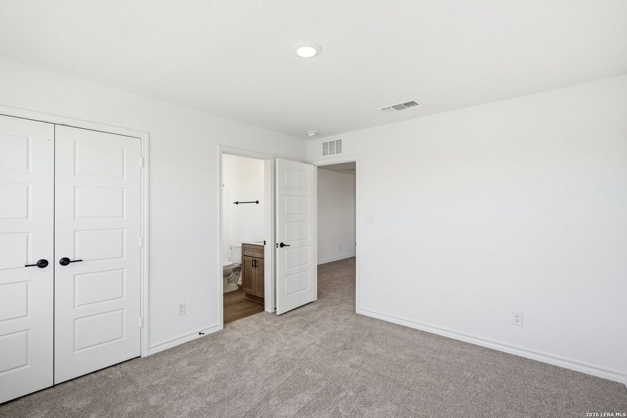 Spacious, unfurnished interior of a new home in Dove Song, Marion (Image 12).