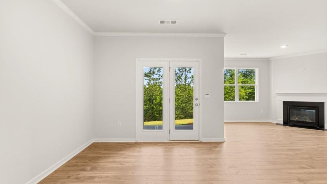 Spacious, unfurnished interior of a new home in Falcon Landing, Gainesville (Image 14).