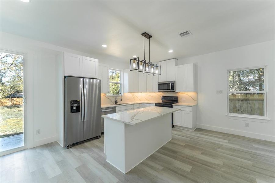 Furnished interior view inside a new home in , Sulphur Springs (Image 5).