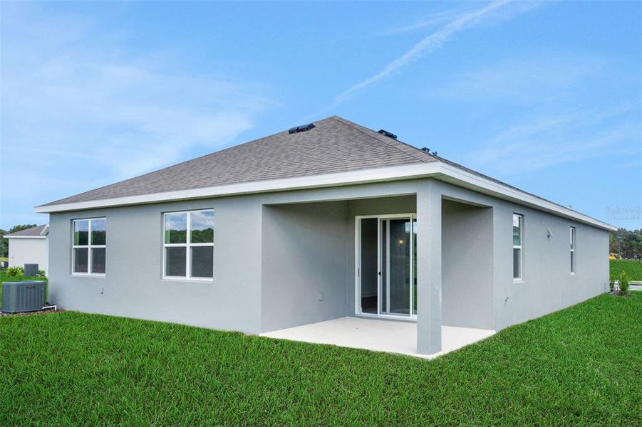 Exterior details and patio area of a home in Reserve at Hammock Oaks, Lady Lake (Image 20).