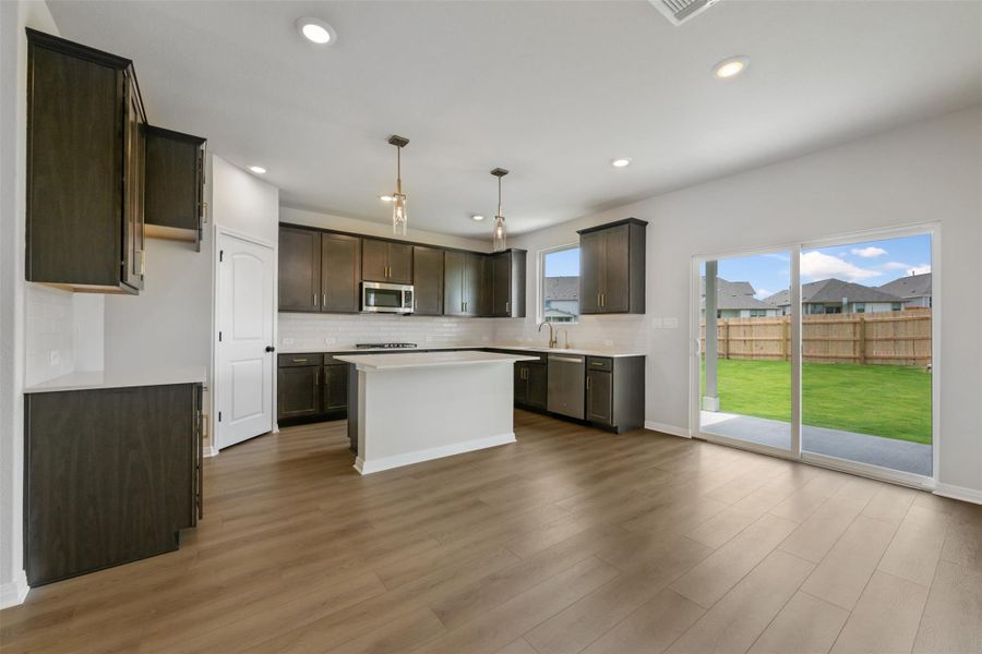 Representative images and renderings are for illustrative purposes. Actual structural options and design finishes of home may vary. Representative images and renderings are for illustrative purposes. Actual structural options and design finishes of home may vary.