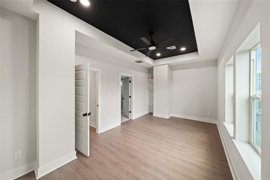 Spacious, unfurnished interior of a new home in , Houston (Image 19). Spacious, unfurnished interior of a new home in , Houston (Image 19).