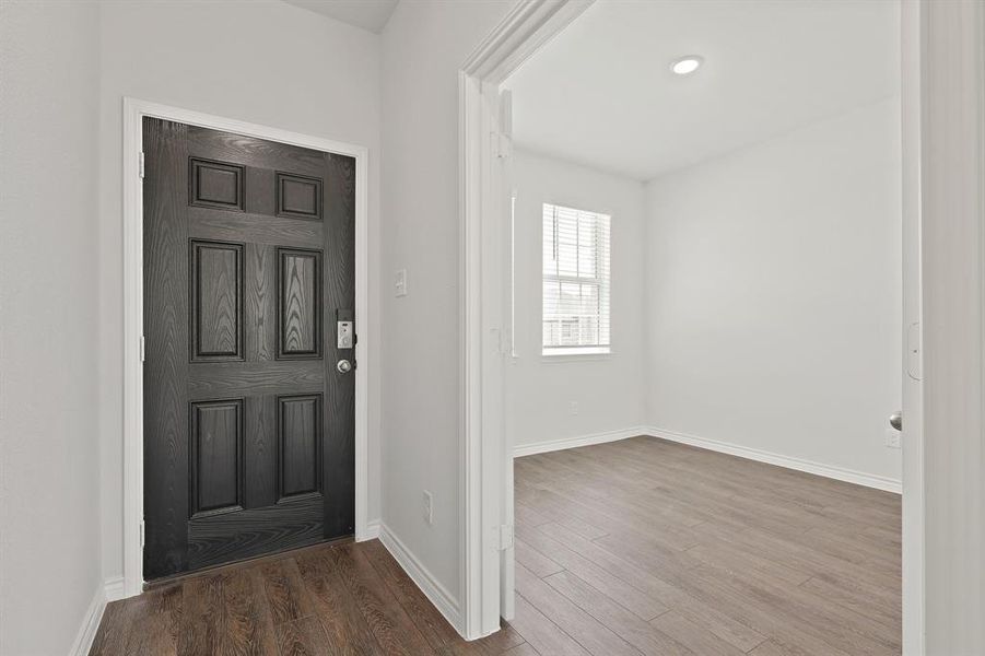 Spacious, unfurnished interior of a new home in Burgess Meadows, Cleburne (Image 7).