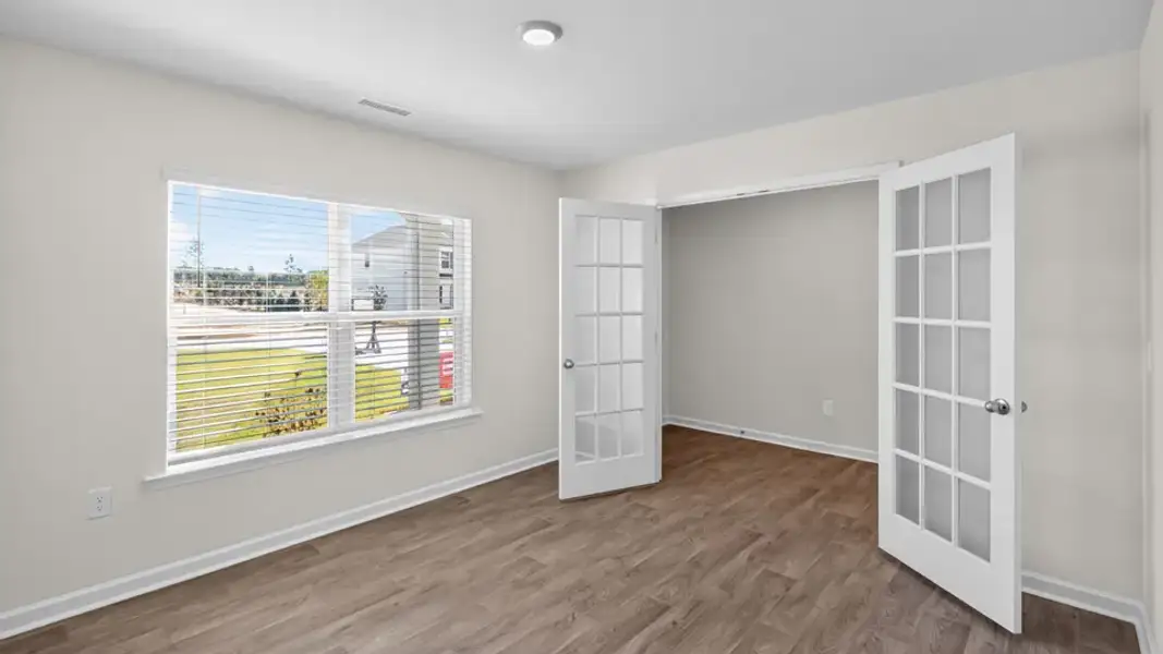 Spacious, unfurnished interior of a new home in Mangum Farms, Stem (Image 16).