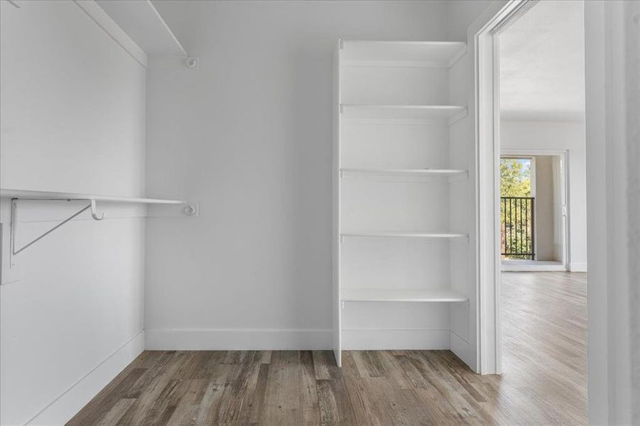 Spacious, unfurnished interior of a new home in , Dallas (Image 31).