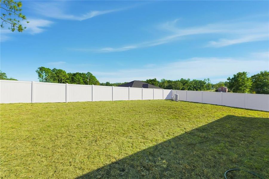 Exterior details and patio area of a home in , Ocala (Image 4).