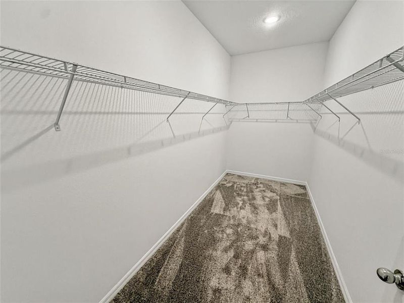 Spacious, unfurnished interior of a new home in , Kissimmee (Image 15).