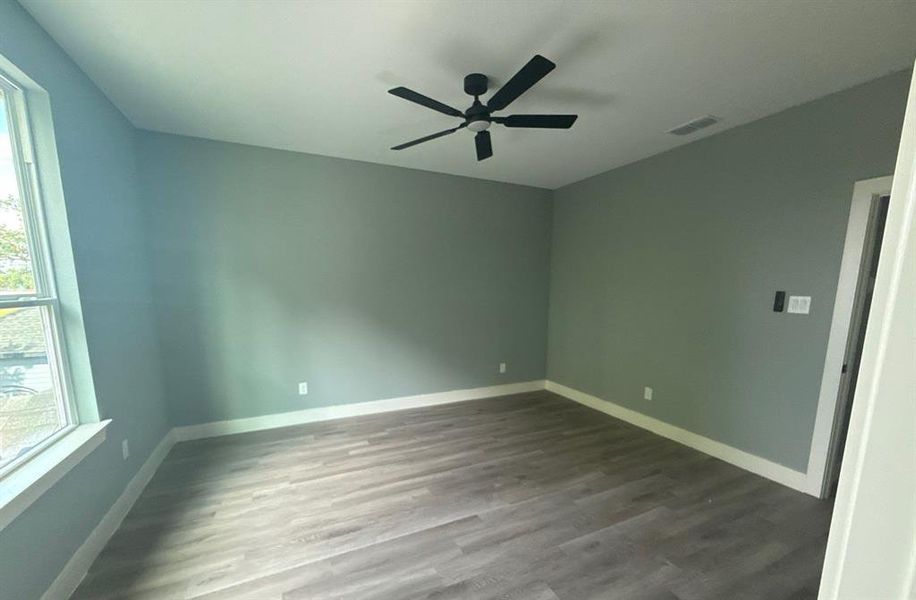 Spacious, unfurnished interior of a new home in , Kemp (Image 16).