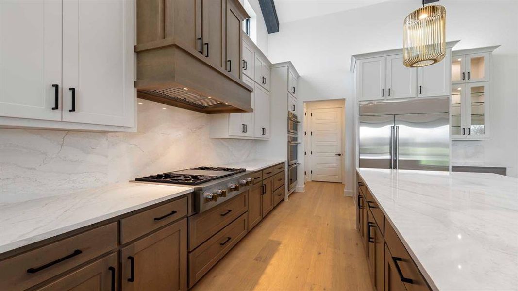 Furnished interior view inside a new home in Enchanted Creek, Lucas (Image 15).