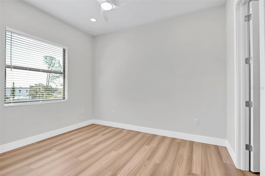 Spacious, unfurnished interior of a new home in , Tampa (Image 73).