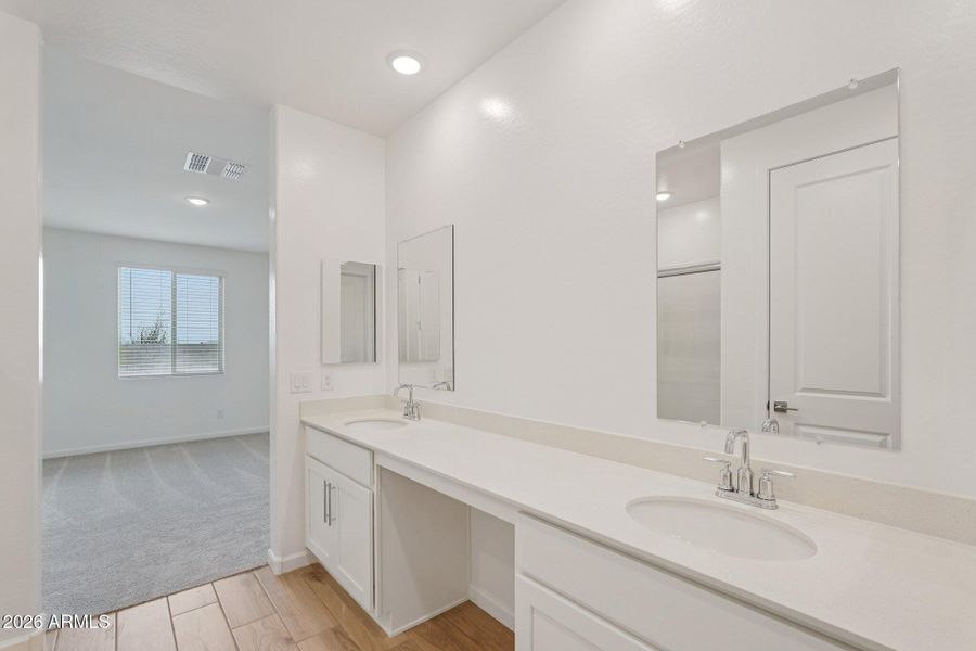 35-web-or-mls-S 95th Dr-S2201-035