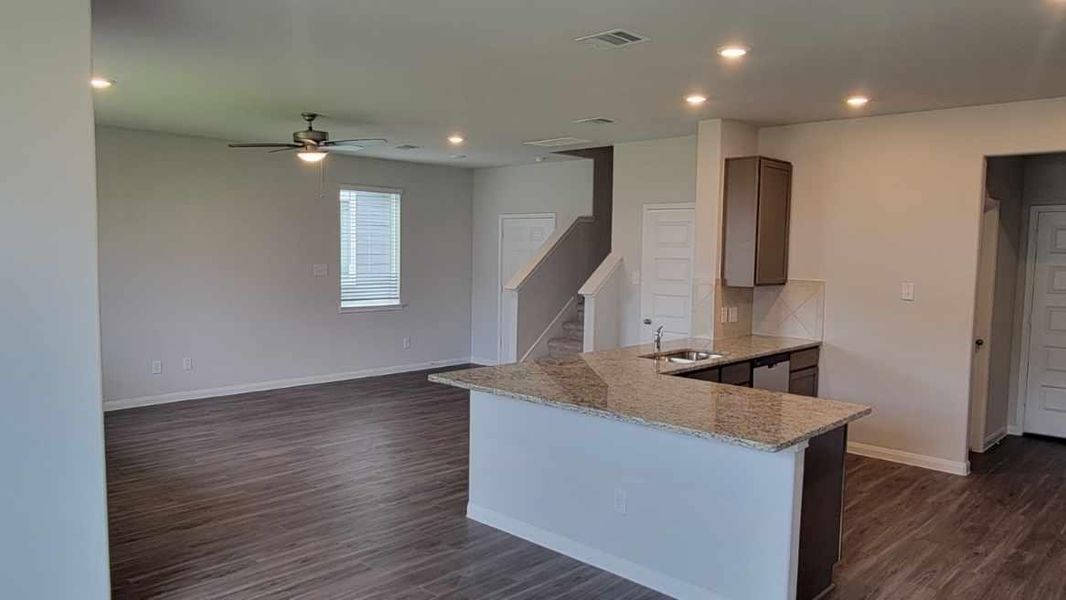 Furnished interior view inside a new home in River's Edge, Conroe (Image 19). Furnished interior view inside a new home in River's Edge, Conroe (Image 19).