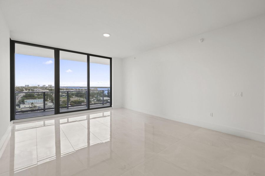 220 Lake Shore Drive - 1.jpg-FULL