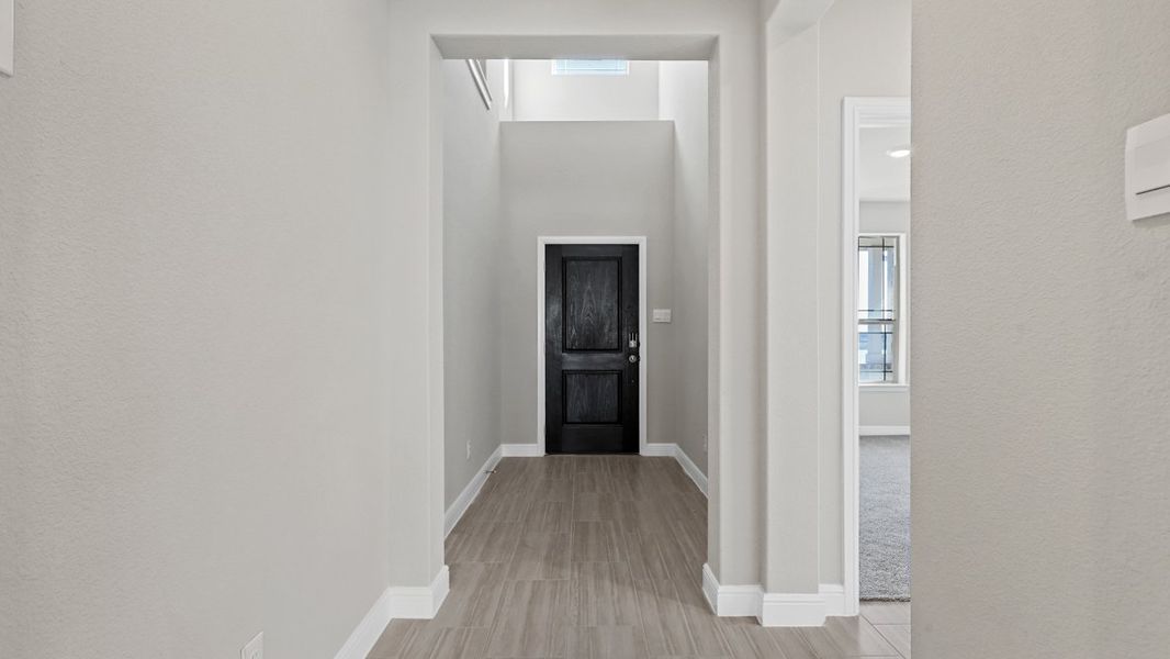 Spacious, unfurnished interior of a new home in Treeline, Justin (Image 22).