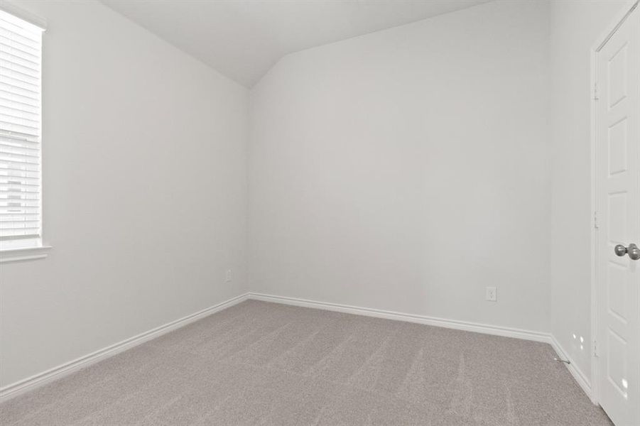 Spacious, unfurnished interior of a new home in Retreat at Fossil Creek, Fort Worth (Image 9).