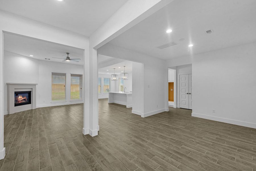 Spacious, unfurnished interior of a new home in Beacon Hill, Waller (Image 19). Spacious, unfurnished interior of a new home in Beacon Hill, Waller (Image 19).