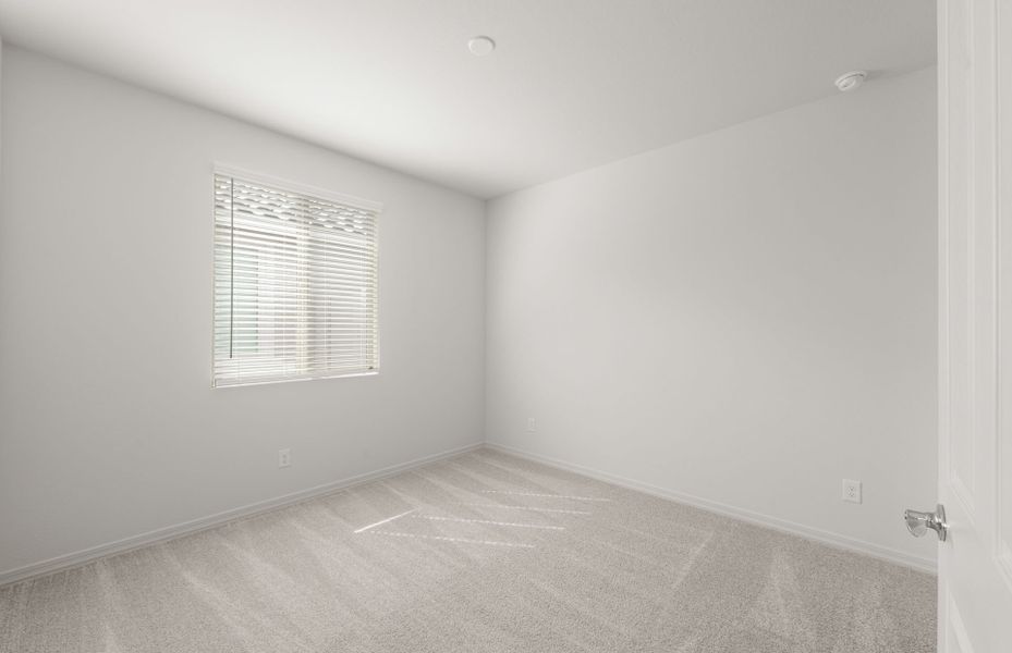 Spacious, unfurnished interior of a new home in Allen Ranches, Litchfield Park (Image 22).