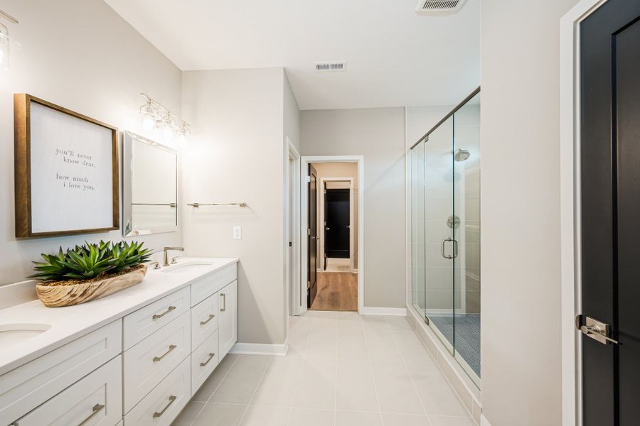 Representative furnished interior of a home built from the Olive by Fischer Homes in Easton Park, Dallas (Image 22). Representative furnished interior of a home built from the Olive by Fischer Homes in Easton Park, Dallas (Image 22).