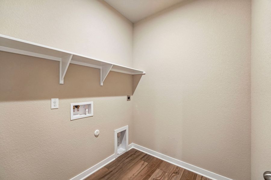 Spacious, unfurnished interior of a new home in Hillside Village, Temple (Image 12).